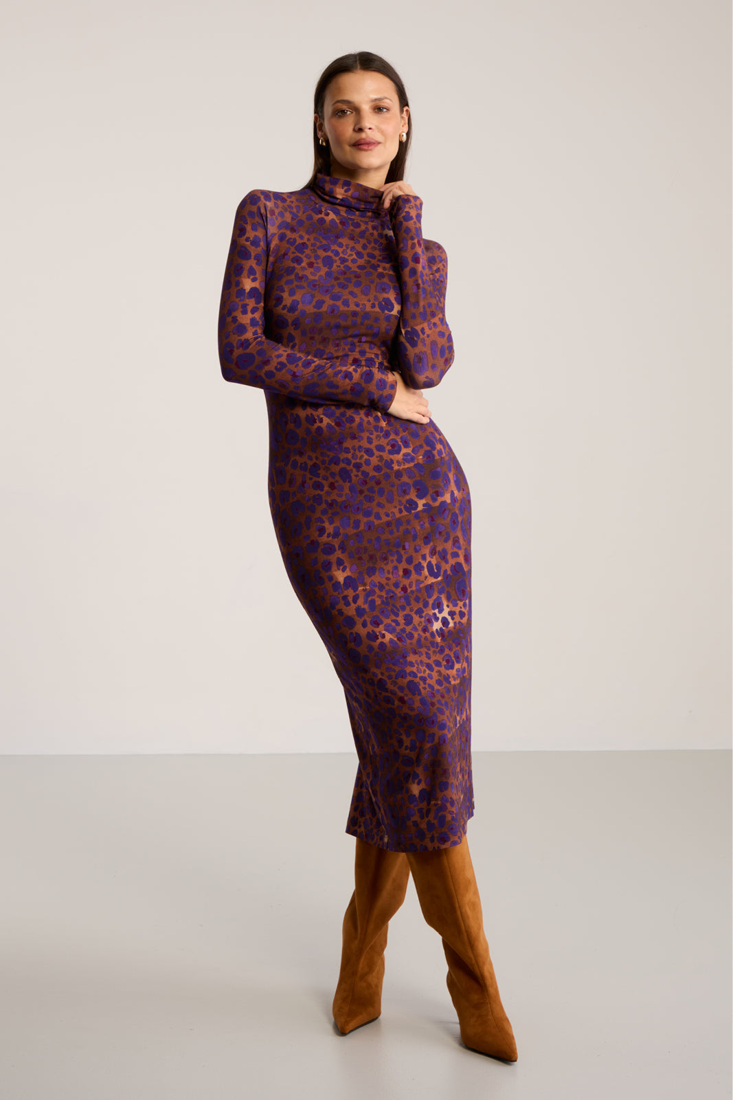 Sukienka SKINCITY Z GOLFEM MAXI print leo burgundy
